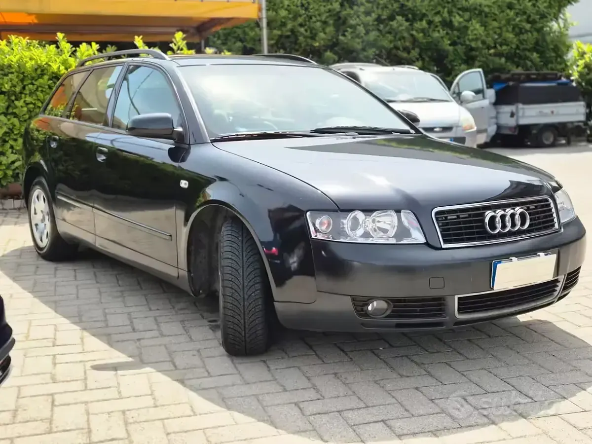 Usata Audi A4 130 CV (95 kW) 2003 Nero Station wagon
