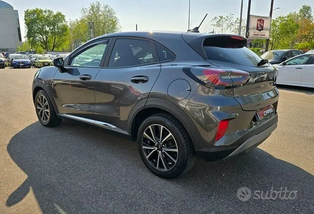 Usata Ford Puma 125 CV (91 kW) 2022 Grigio SUV