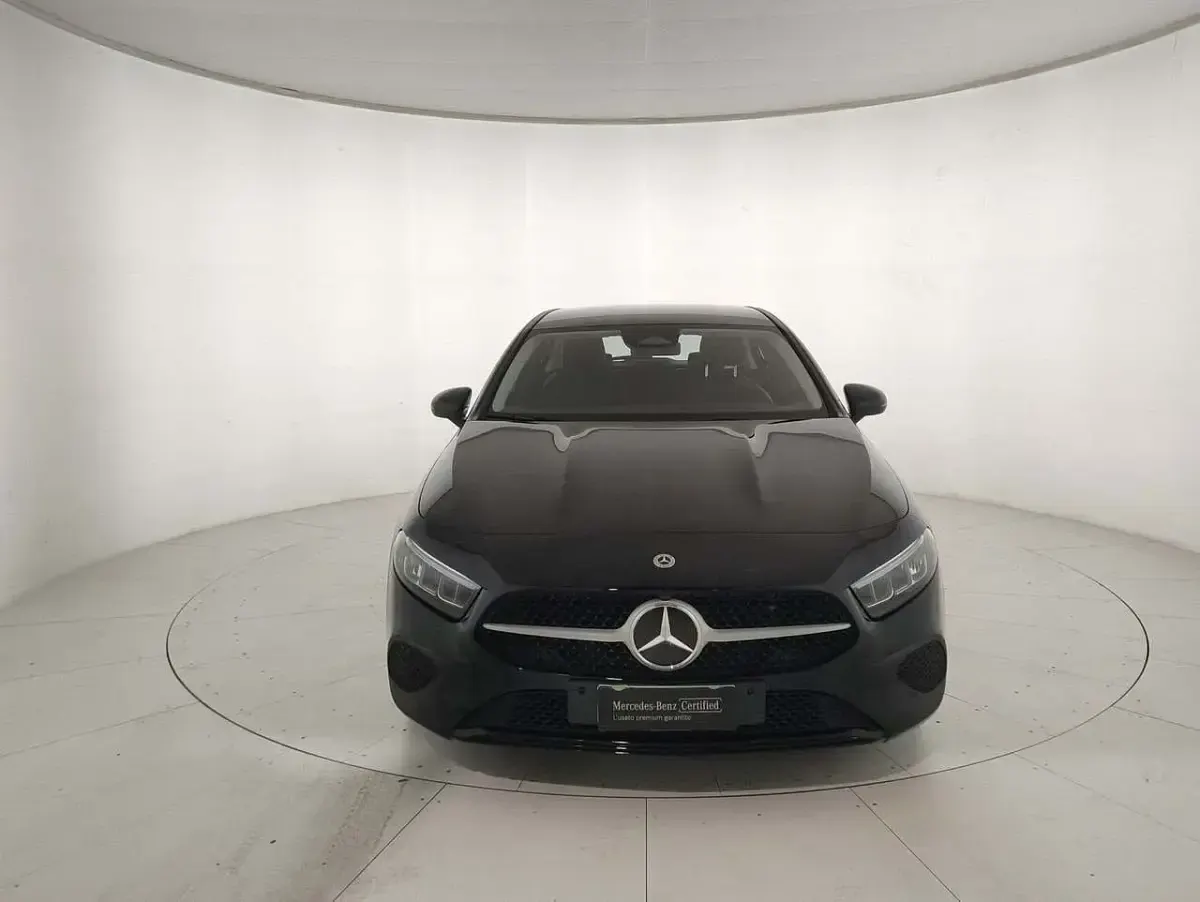 Usata Mercedes A180 Advanced 116 CV (85 kW) 2023 Nero Berlina
