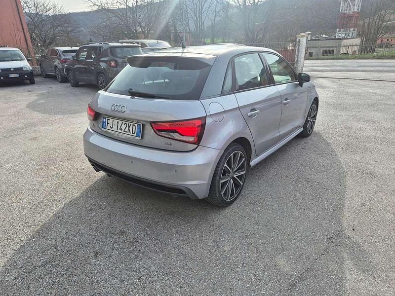 Usata Audi A1 Sportback S-Line 90 CV (66 kW) 2017 Argento/tetto nero Utilitaria