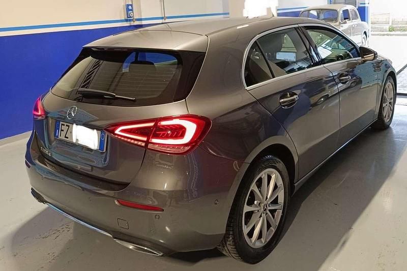 Usata Mercedes A180 Business 116 CV (85 kW) 2019 Berlina