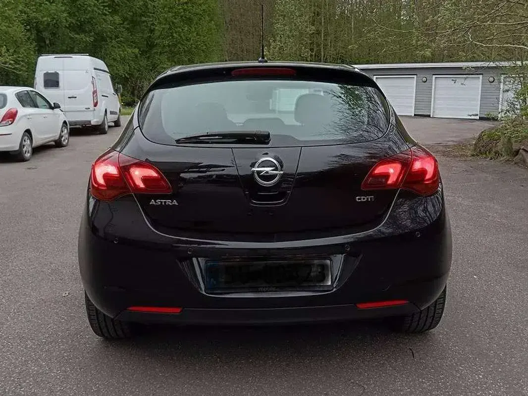 Usata Opel Astra Club 80 CV (58 kW) 2008 Nero Berlina