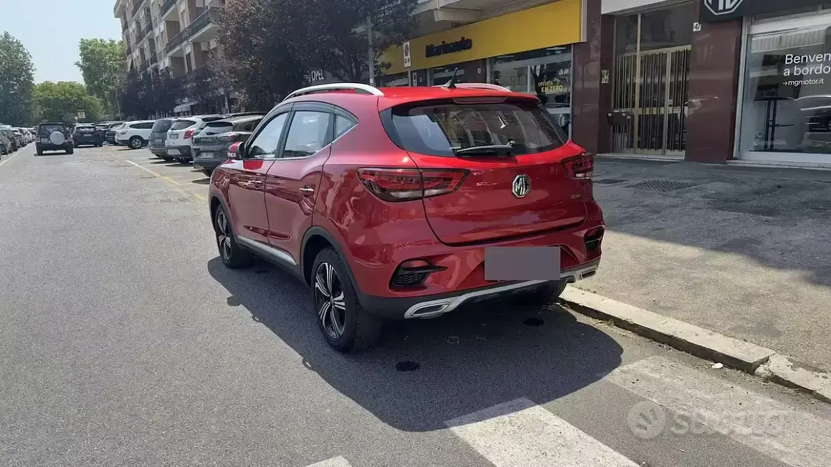 Usata MG ZS Comfort 106 CV (77 kW) 2022 Rosso SUV
