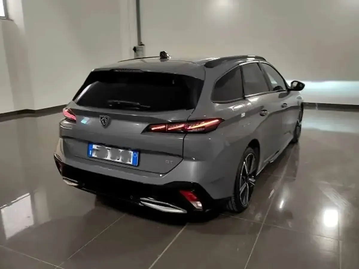 Begagnad Peugeot 308 GT 131 HK (96 kW) 2024 Grå Kombi