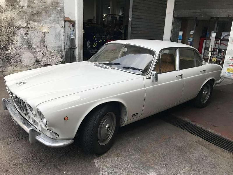 Usata Jaguar XJ6 179 CV (131 kW) 1969 Bianco Berlina