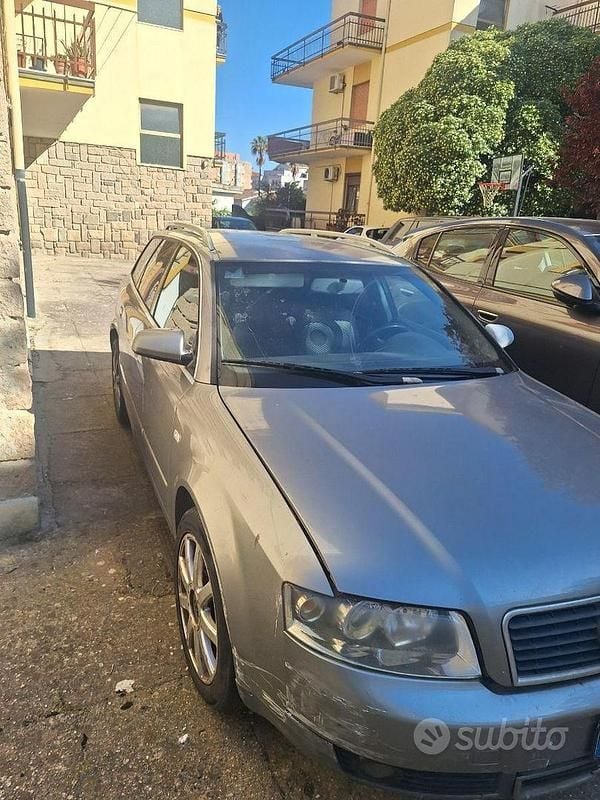 Usata Audi A4 130 CV (95 kW) 2004 Grigio Station wagon