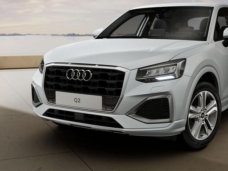 Nuova Audi Q2 Advanced Plus 150 CV (110 kW) 2026 Bianco ghiacciaio metallizzato SUV