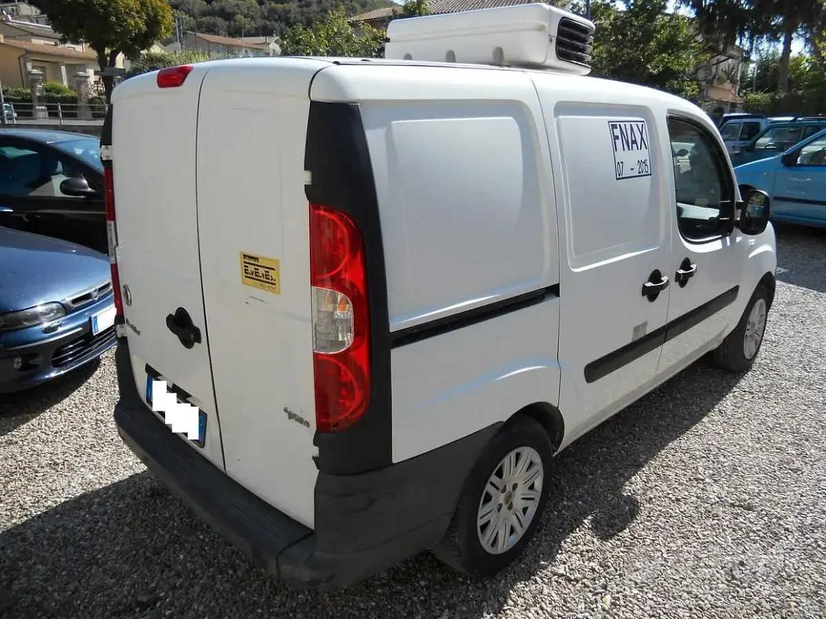 Usata Fiat Doblò Active 103 CV (75 kW) 2009 Bianco Monovolume