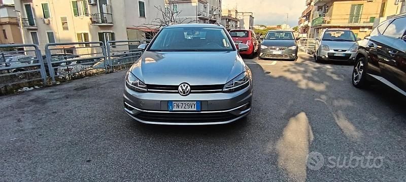 Usata VW Golf VII Executive 116 CV (85 kW) 2018 Oro Station wagon