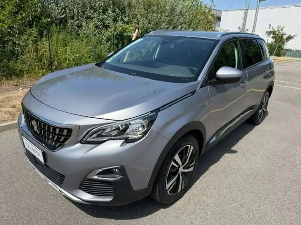 Usata Peugeot 5008 Allure 131 CV (96 kW) 2020 Argento SUV