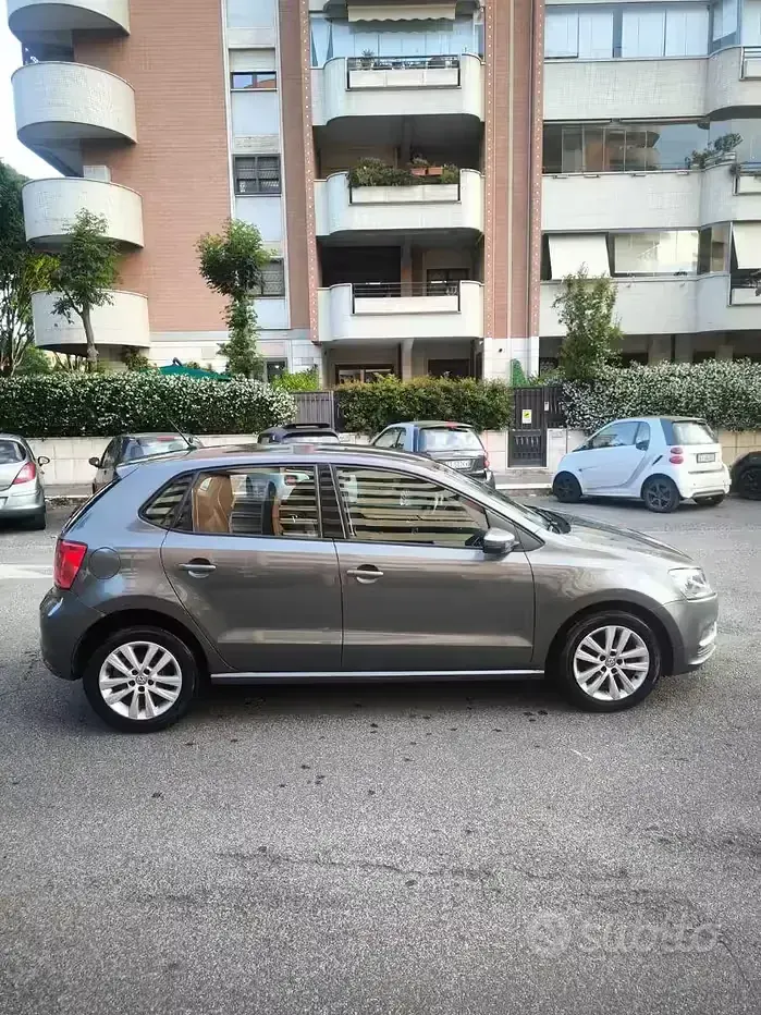 Usata VW Polo Highline 75 CV (55 kW) 2016 Grigio Berlina
