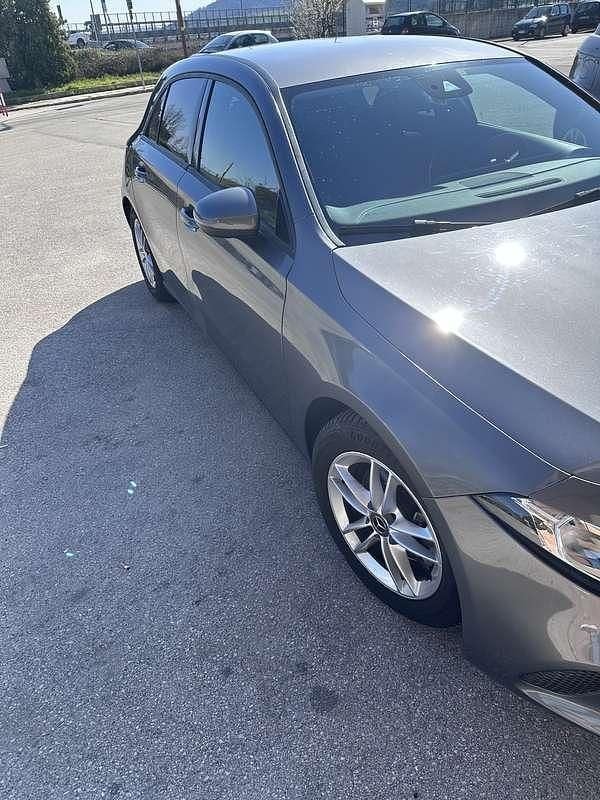 Usata Mercedes A180 Business 116 CV (85 kW) 2019 Berlina