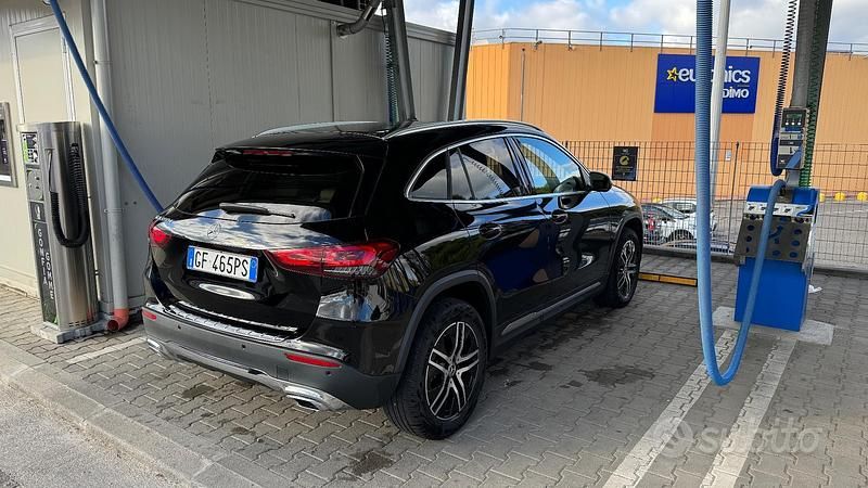 Usata Mercedes GLA200 150 CV (110 kW) 2021 Nero SUV