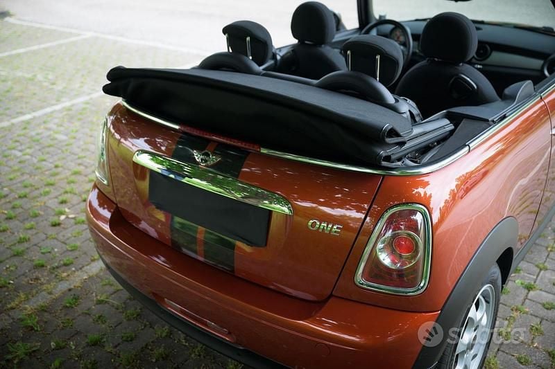 Usata Mini One Cabriolet 98 CV (72 kW) 2011 Rosso Cabrio