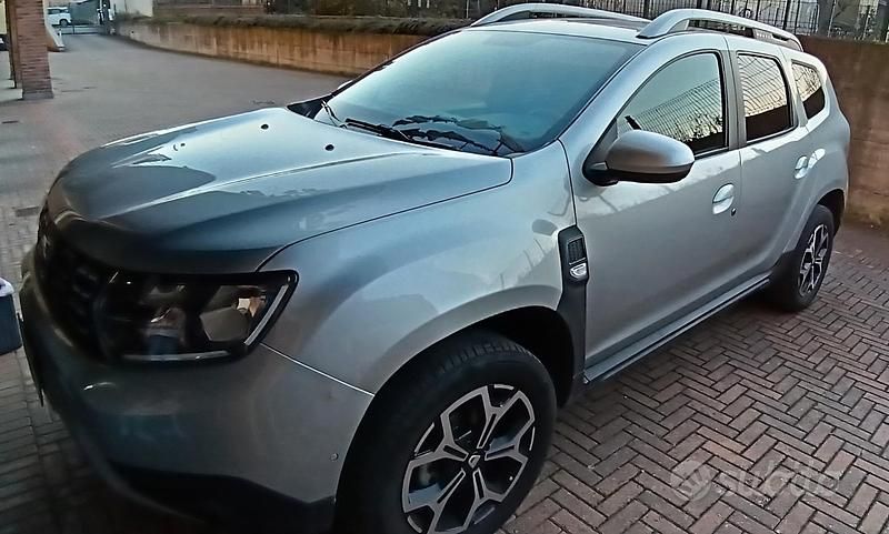 Usata Dacia Duster Prestige 101 CV (74 kW) 2021 Grigio SUV