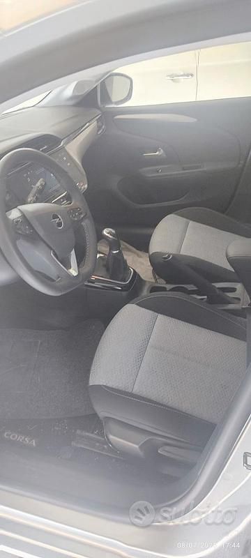 Usata 2025 Opel Corsa Due volumi | 15.000 € (Buon prezzo) - Immagine 1/4