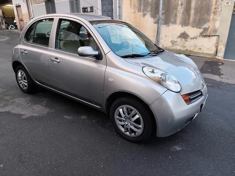 Usata Nissan Micra 80 CV (58 kW) 2005 Argento Utilitaria