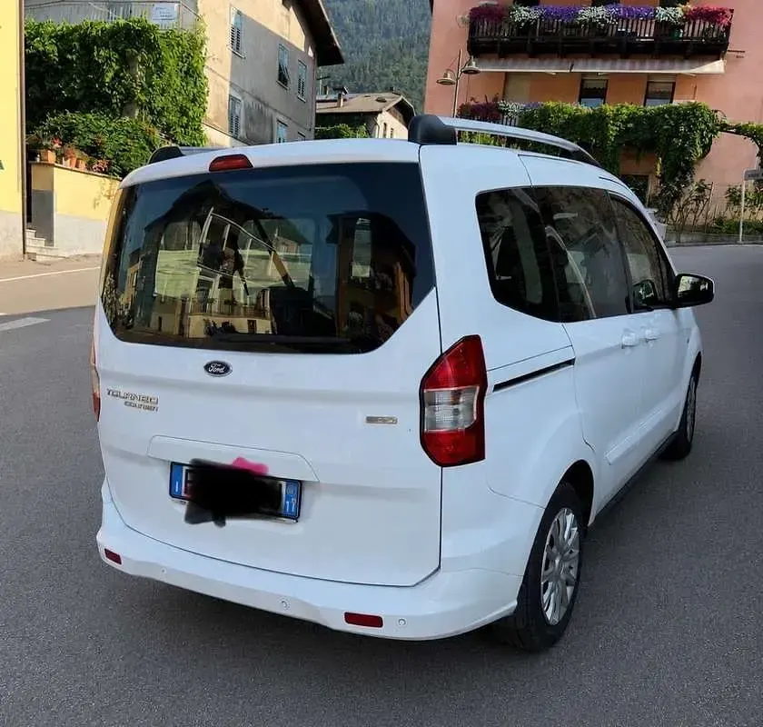 Usata Ford Tourneo Courier 101 CV (74 kW) 2016 Bianco Monovolume
