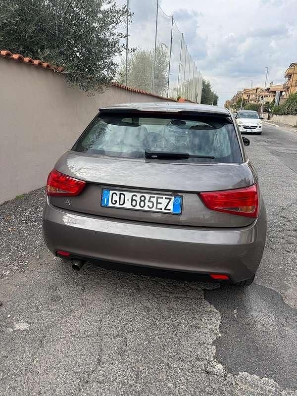Usata 2017 Audi A1 Admired Due volumi | 10.900 € (Ottimo prezzo) - Immagine 1/4