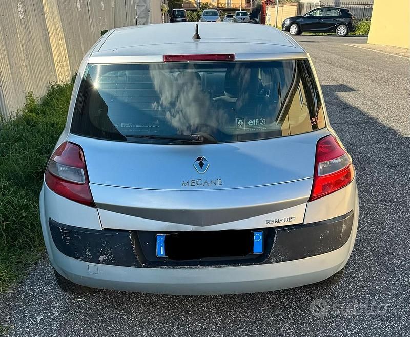 Usata Renault Mégane II Dynamique 105 CV (77 kW) 2006 Grigio Berlina