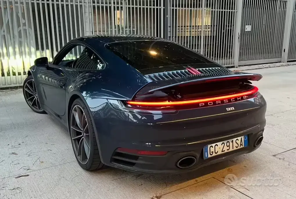 Usata Porsche 911 Carrera Chrono 385 CV (283 kW) 2021 Blu Coupé