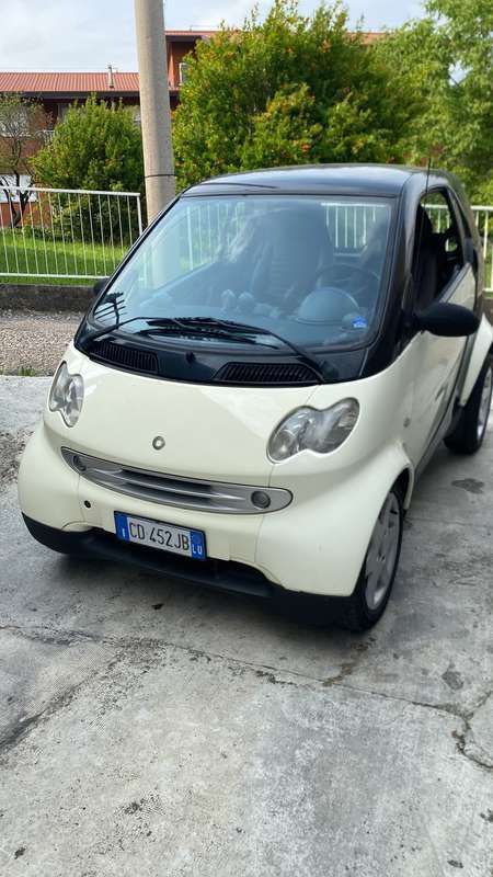 Usata 2003 Smart ForTwo Coupé Due volumi | 3500 € (Cara) - Immagine 1/4