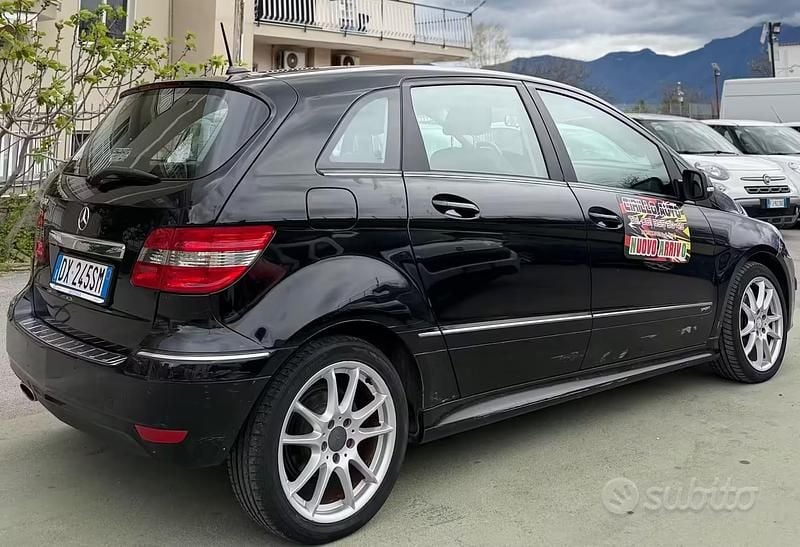 Usata Mercedes B180 116 CV (85 kW) 2009 Nero Monovolume
