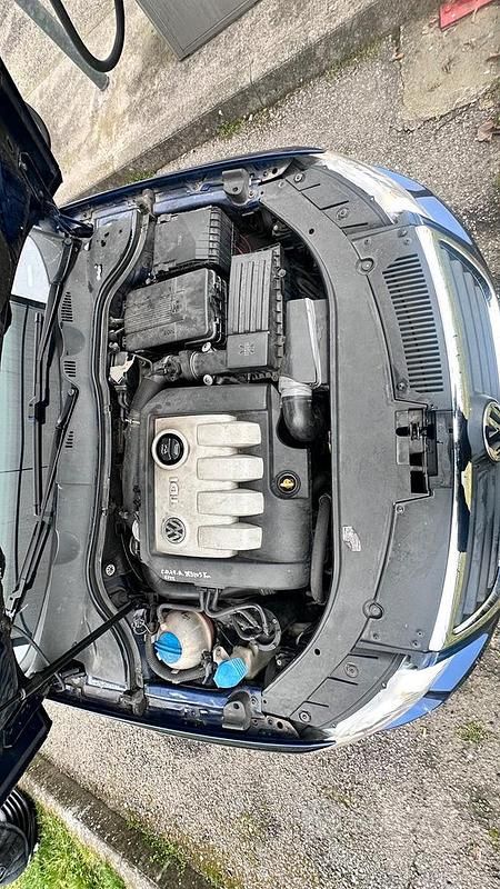 Usata VW Passat 105 CV (77 kW) 2005 Blu Berlina