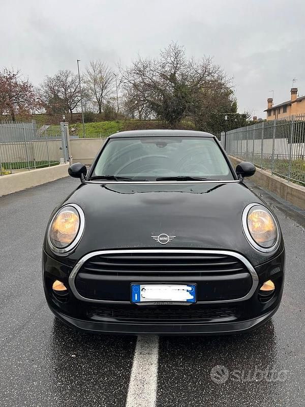 Usata Mini ONE 75 CV (55 kW) 2019 Nero Utilitaria