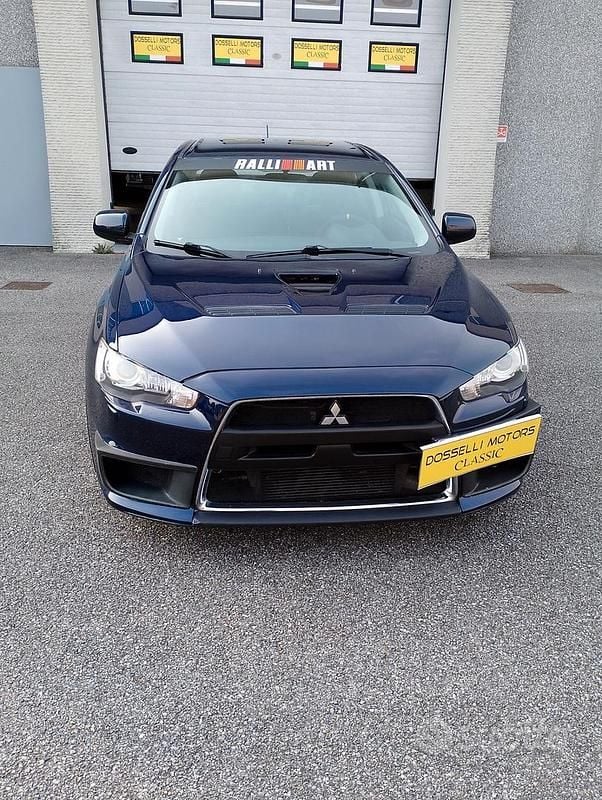 Usata Mitsubishi Lancer 295 CV (216 kW) 2014 Blu Berlina