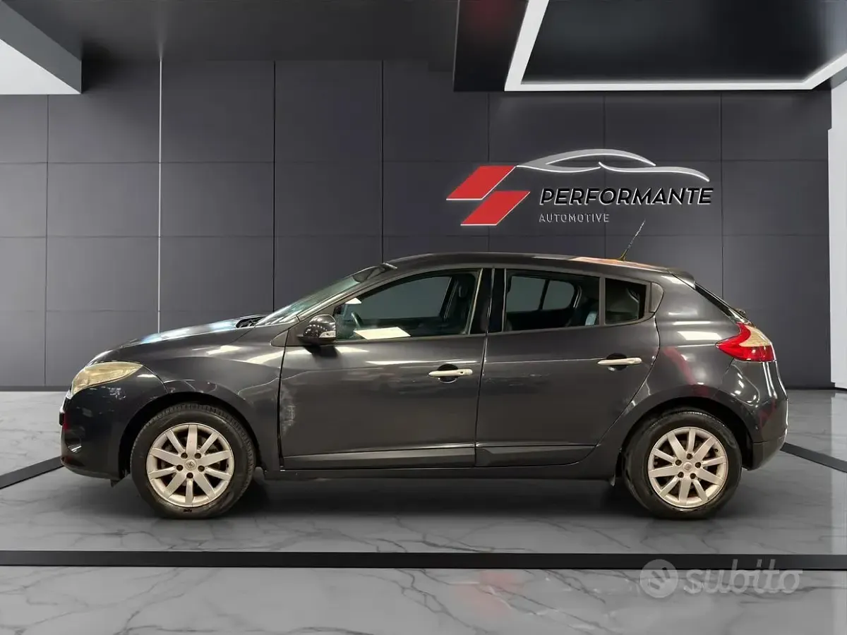 Usata Renault Mégane III Dynamique 110 CV (80 kW) 2009 Grigio Berlina