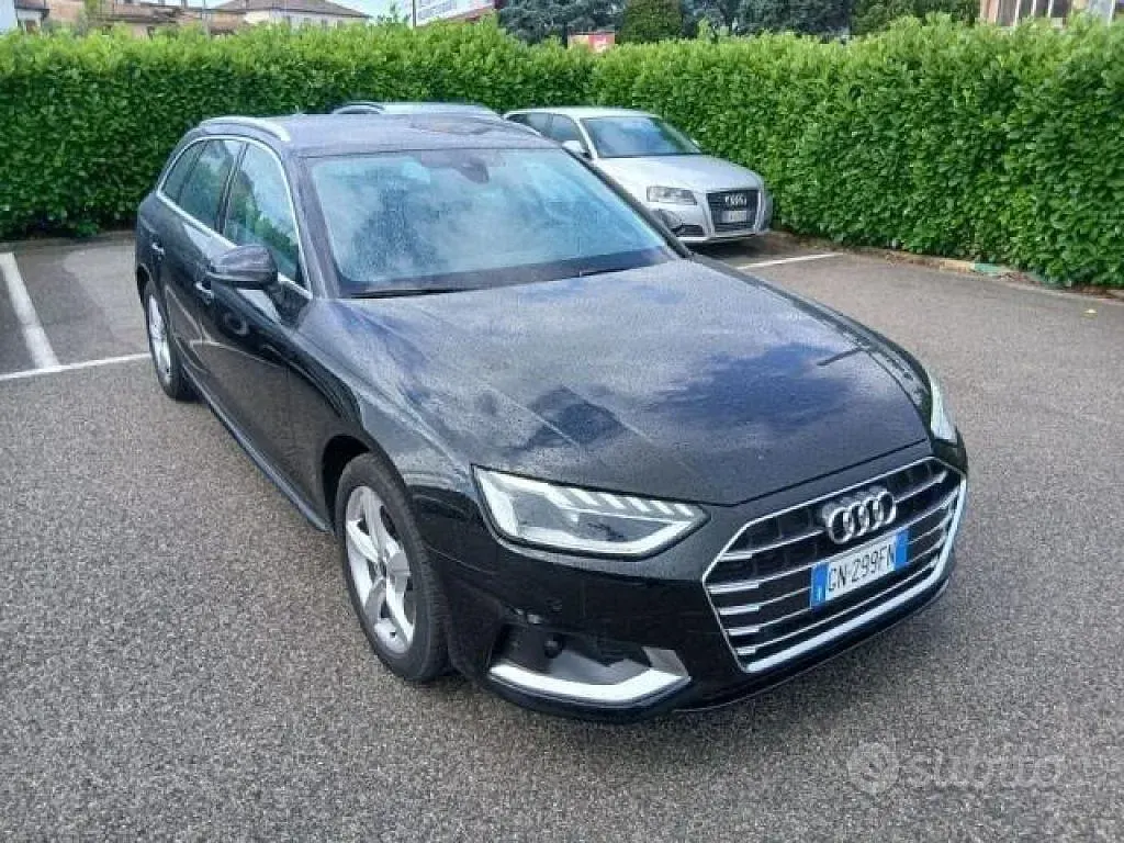 Usata Audi A4 Ambiente 136 CV (100 kW) 2023 Nero brillante Station wagon