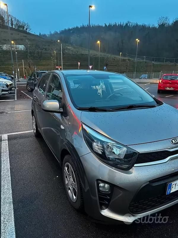 Usata Kia Picanto 2019 Grigio Utilitaria