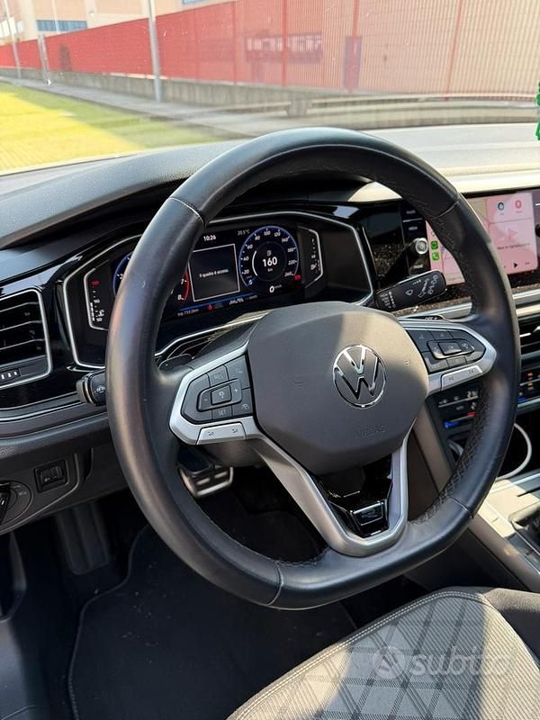 Usata VW Taigo R-line 116 CV (85 kW) 2024 Grigio SUV