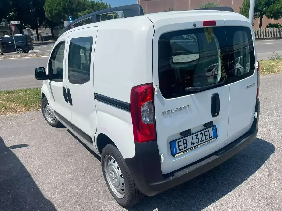 Usata Peugeot Bipper 86 CV (63 kW) 2011 Bianco Monovolume