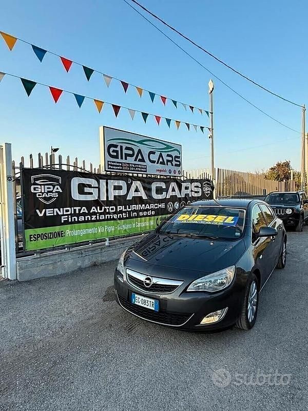 Usata Opel Astra Cosmo 110 CV (80 kW) 2011 Grigio Berlina