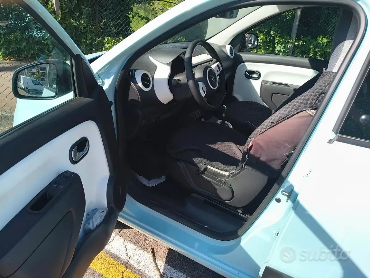 Usata Renault Twingo 30 kW (42 CV) 2024 Utilitaria