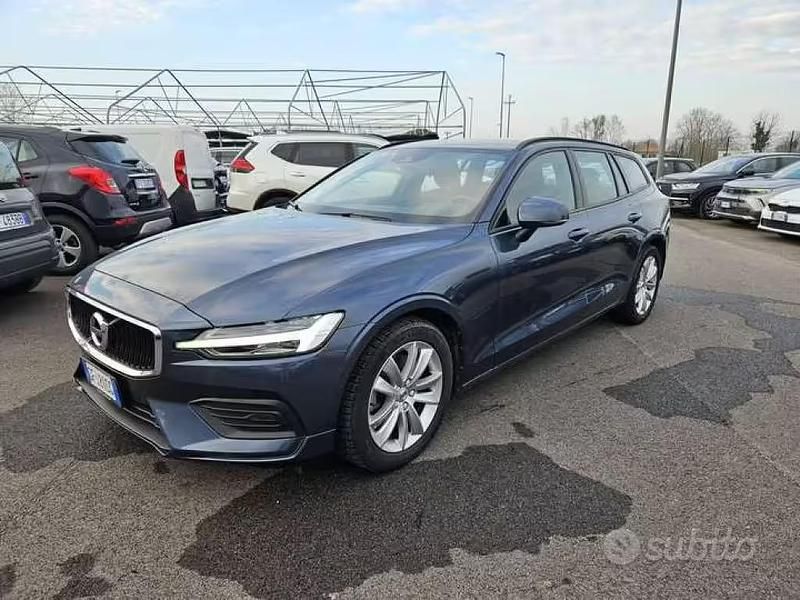 Usata Volvo V60 Business Edition 197 CV (144 kW) 2021 Blu Station wagon