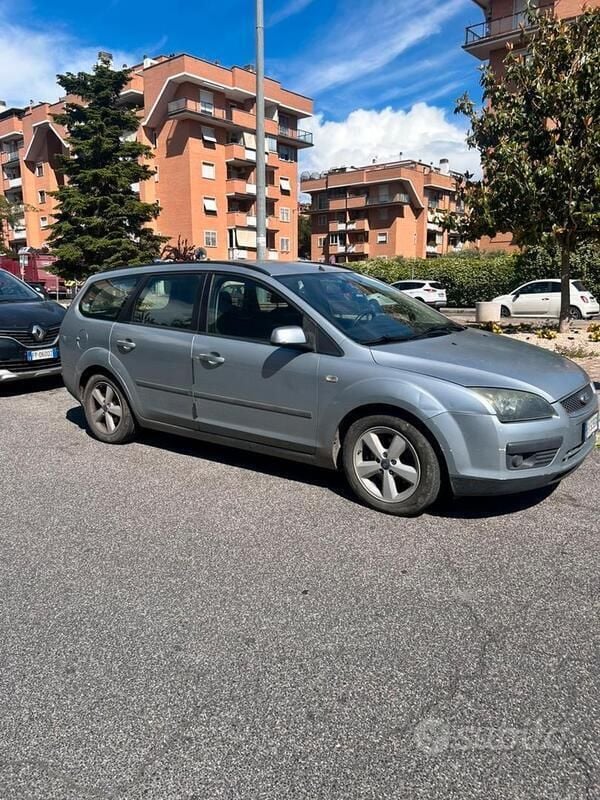 Usata Ford Focus 90 CV (66 kW) 2005 Grigio Station wagon