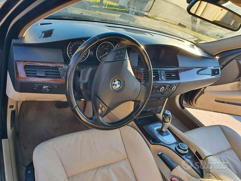 Usata BMW 530 235 CV (172 kW) 2009 Grigio Station wagon