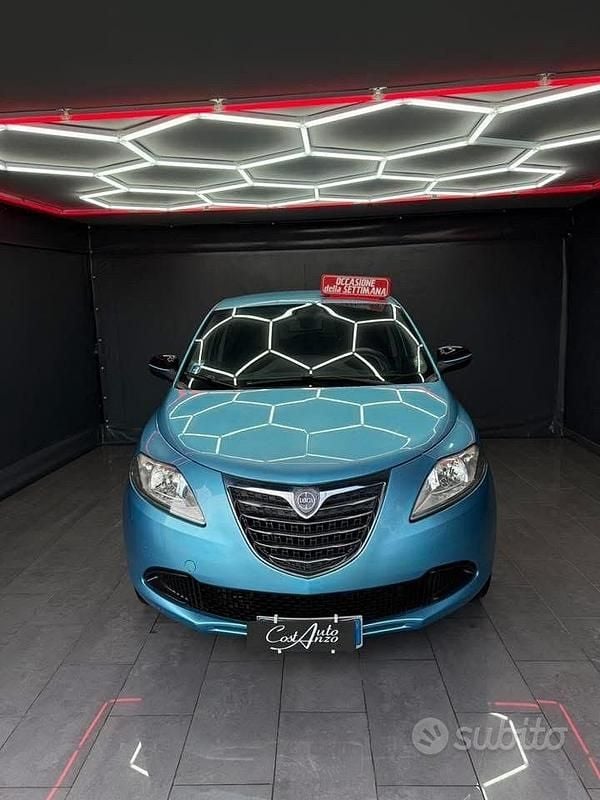 Usata Lancia Ypsilon 84 CV (61 kW) 2014 Blu Utilitaria