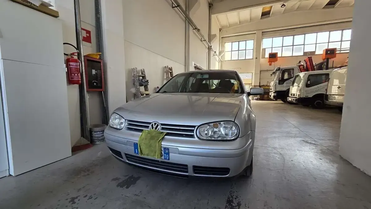 Usata VW Golf IV Highline 131 CV (96 kW) 2003 Berlina
