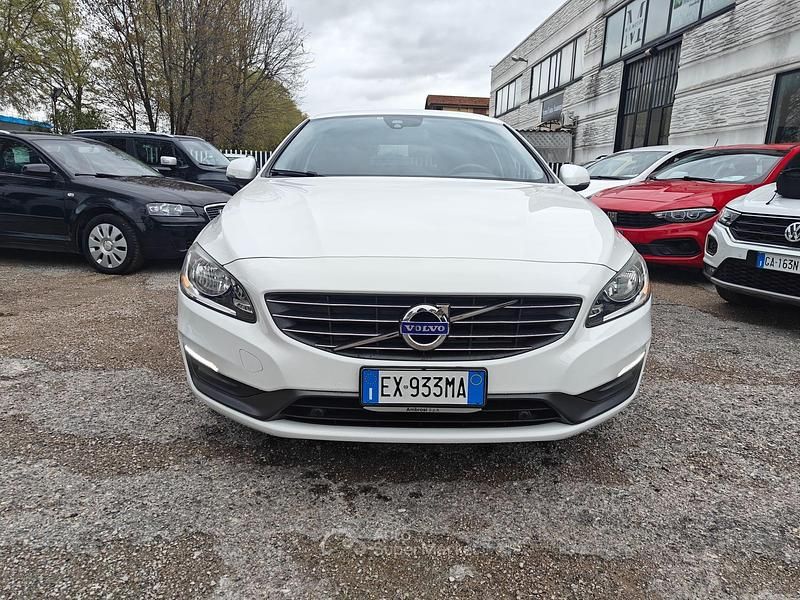Usata Volvo V60 114 CV (83 kW) 2014 Bianco Station wagon