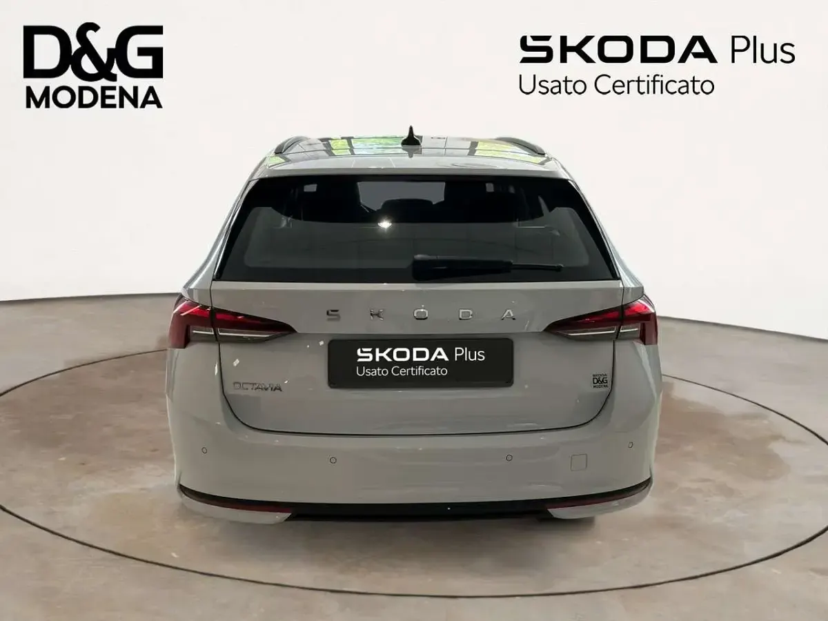 Nuova Skoda Octavia 150 CV (110 kW) 2026 Bianco Station wagon