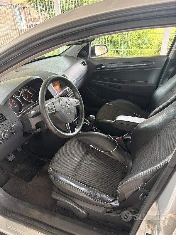 Usata Opel Astra 2004 Grigio Berlina