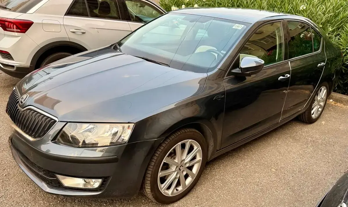 Usata Skoda Octavia Executive 110 CV (80 kW) 2016 Grigio Station wagon