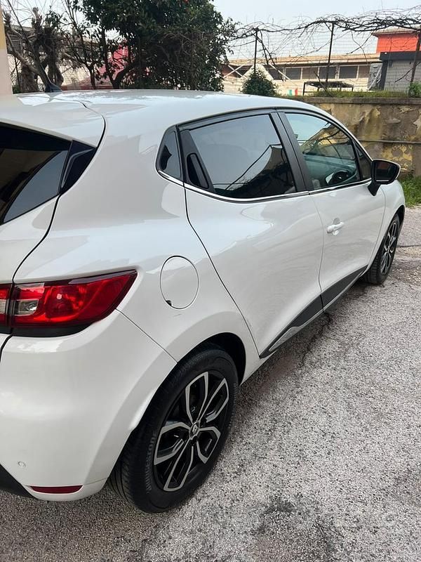 Usata Renault Clio IV Intens 90 CV (66 kW) 2017 Bianco Berlina