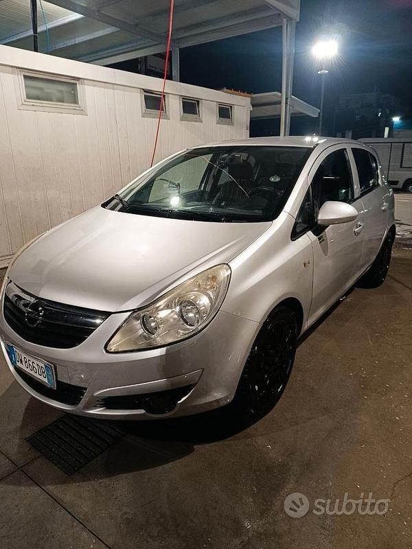 Usata Opel Corsa 80 CV (58 kW) 2009 Grigio Berlina