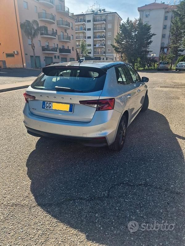 Usata Skoda Fabia 95 CV (69 kW) 2022 Grigio Berlina