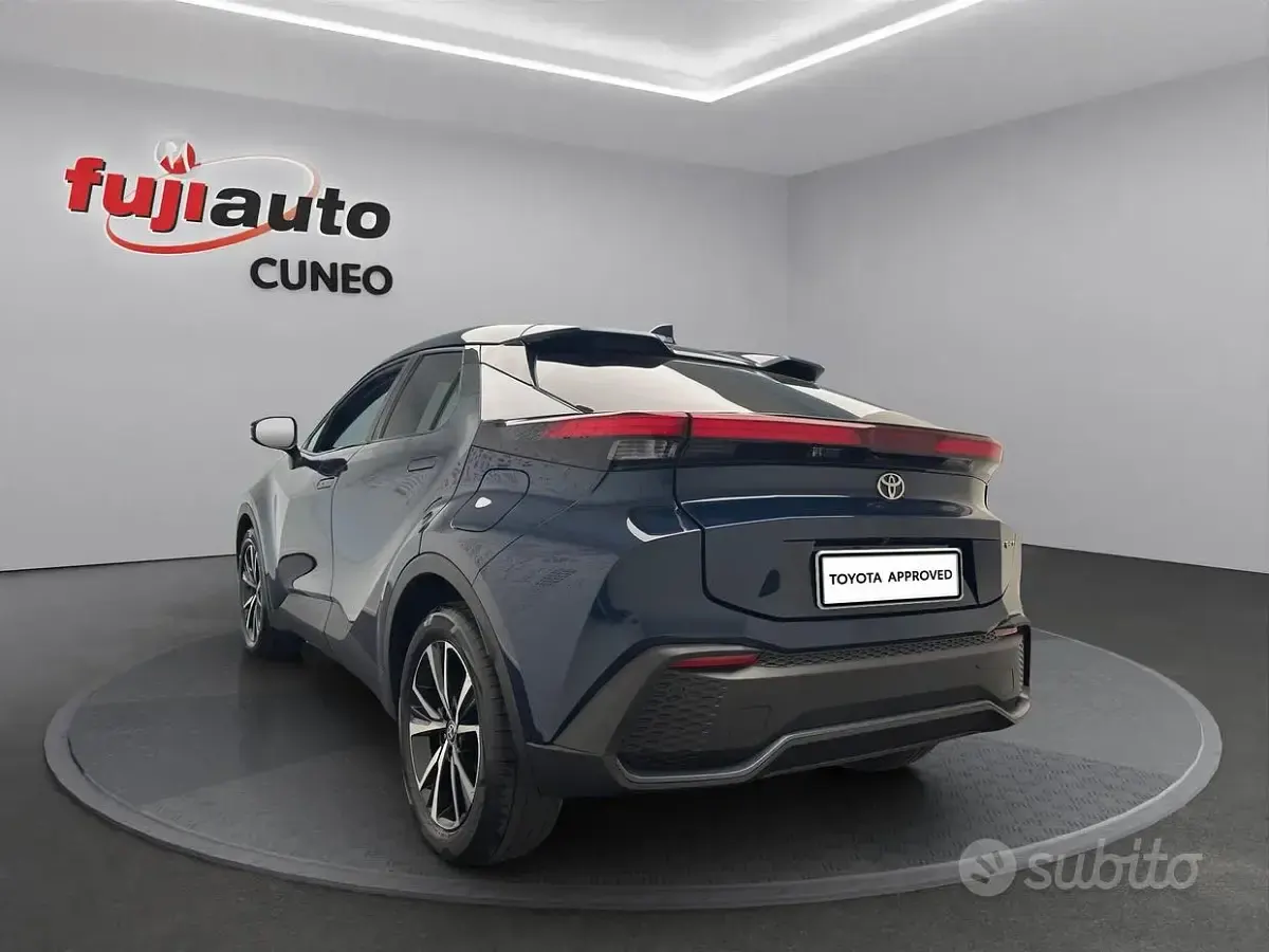 Usata Toyota C-HR Trend 197 CV (144 kW) 2024 Grigio SUV